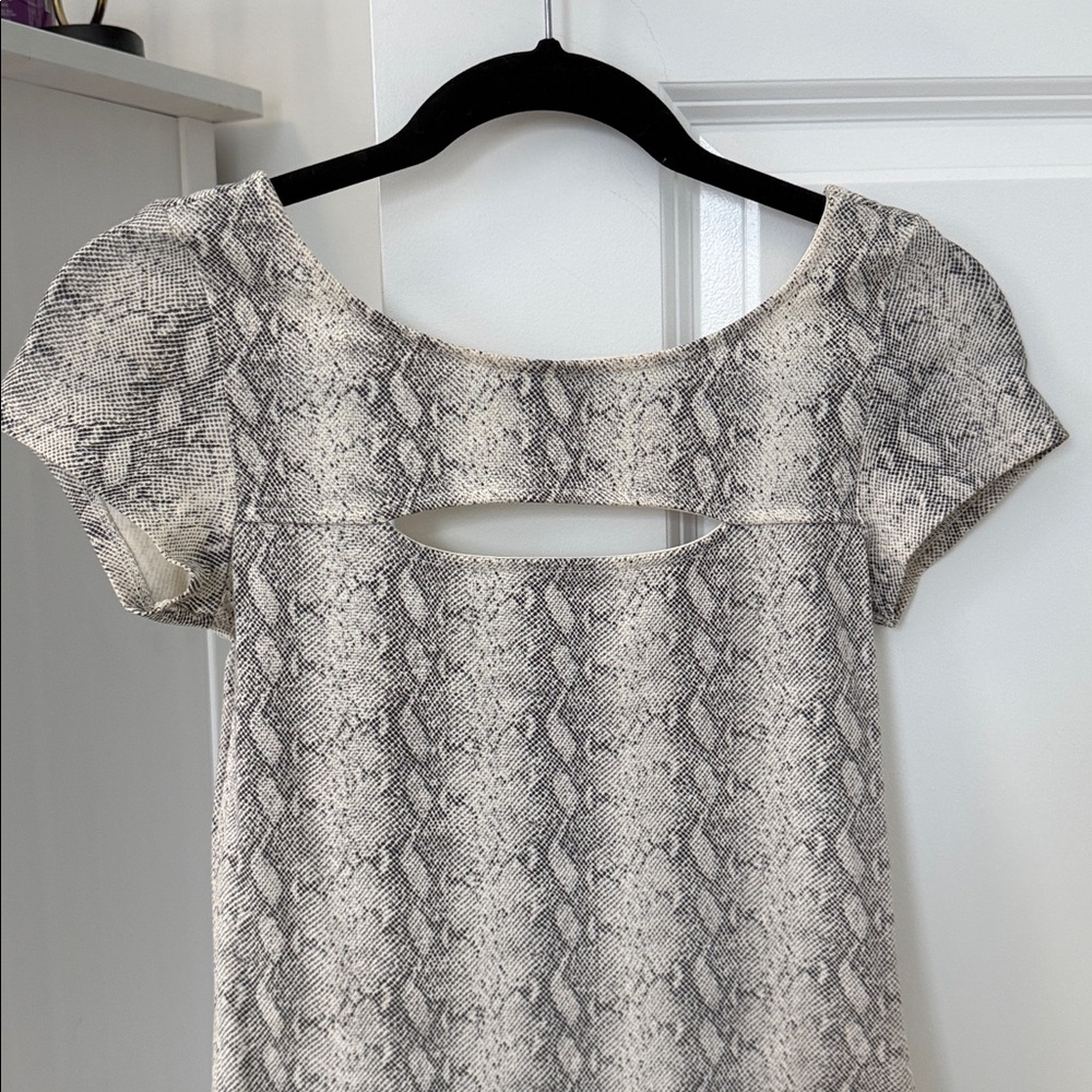 Guess Python Print Capped Sleeve Bodycon Dress Wi… - image 3